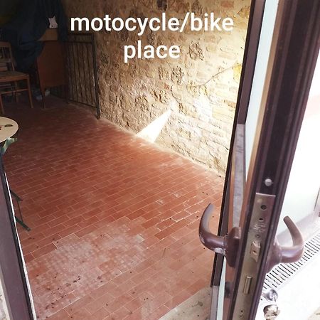 Guest House Edera Σαν Τζιμινιάνο Εξωτερικό φωτογραφία